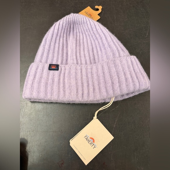 Faherty 100% Cashmere Ribbed Beanie, Purple, Brand-new! $128 MSRP. - Picture 2 of 6